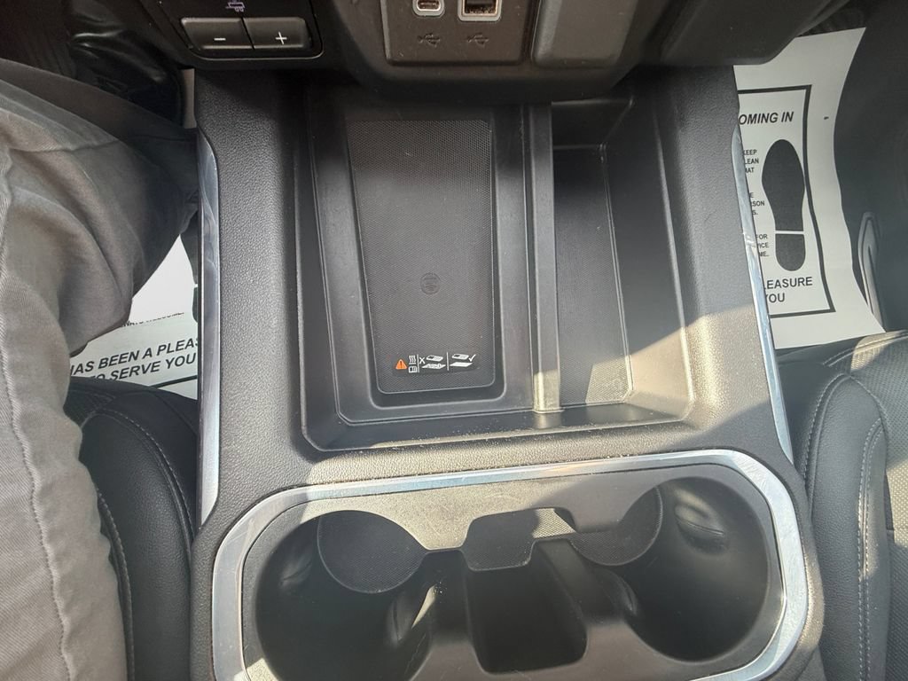 Used 2022 Chevrolet Silverado 1500 LTZ w/ LTZ Convenience Package II AWD/4WD image 31