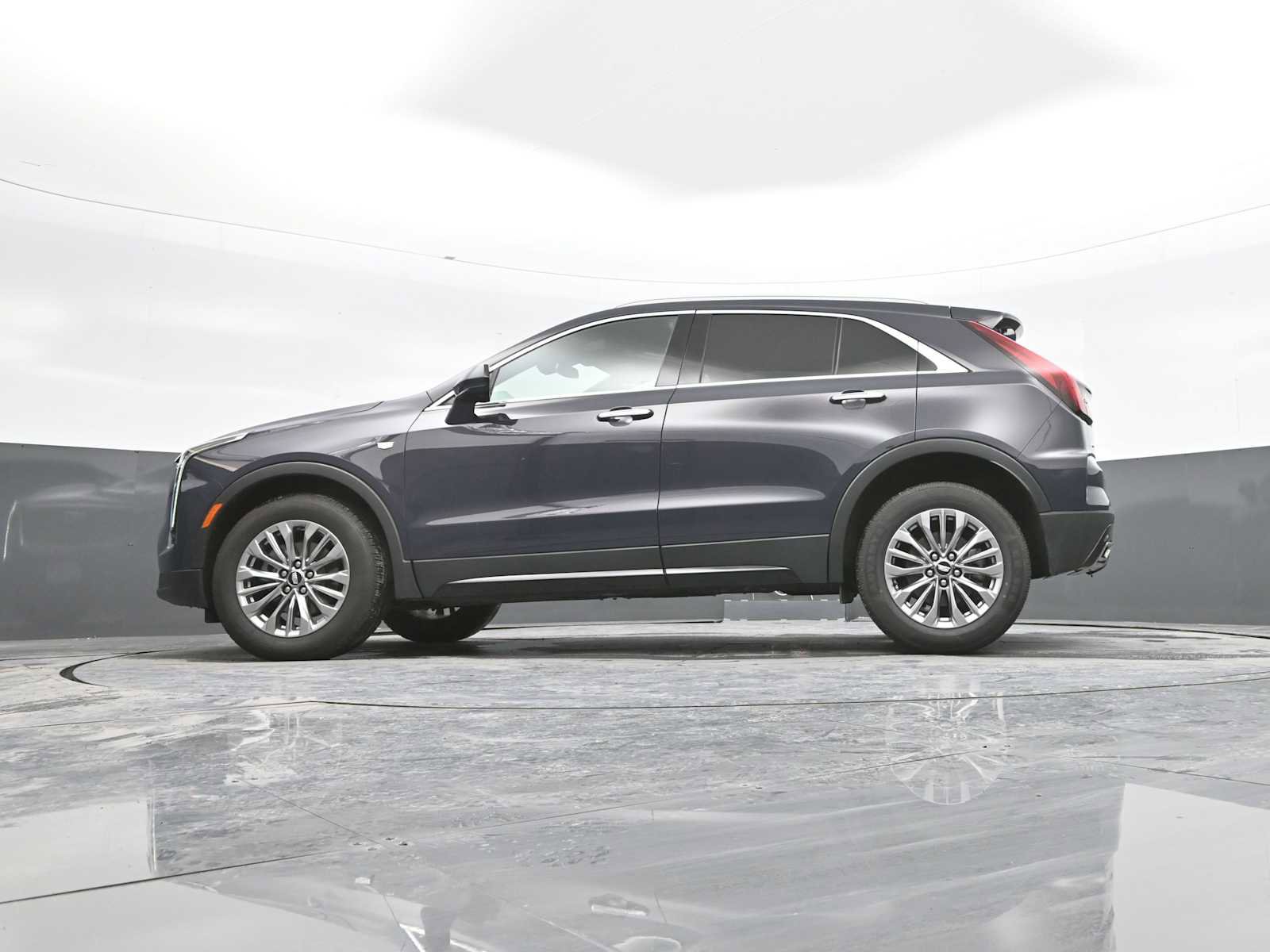 Used 2024 Cadillac XT4 Premium Luxury image 41