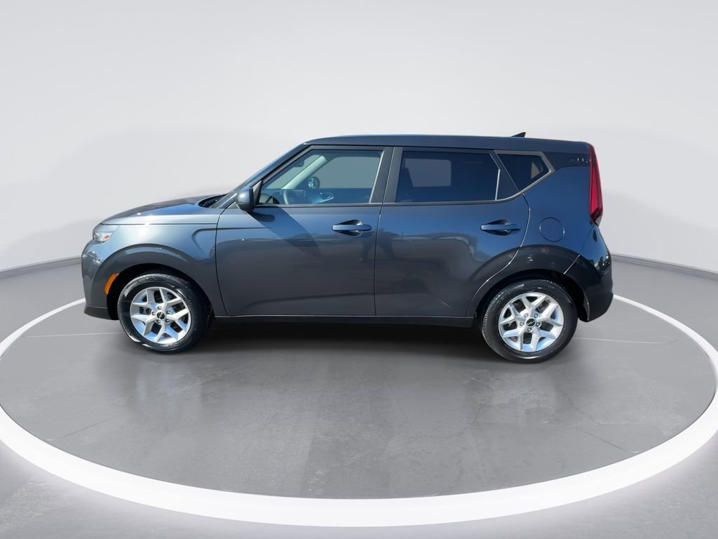 Used 2022 Kia Soul LX w/ Technology Package FWD image 5
