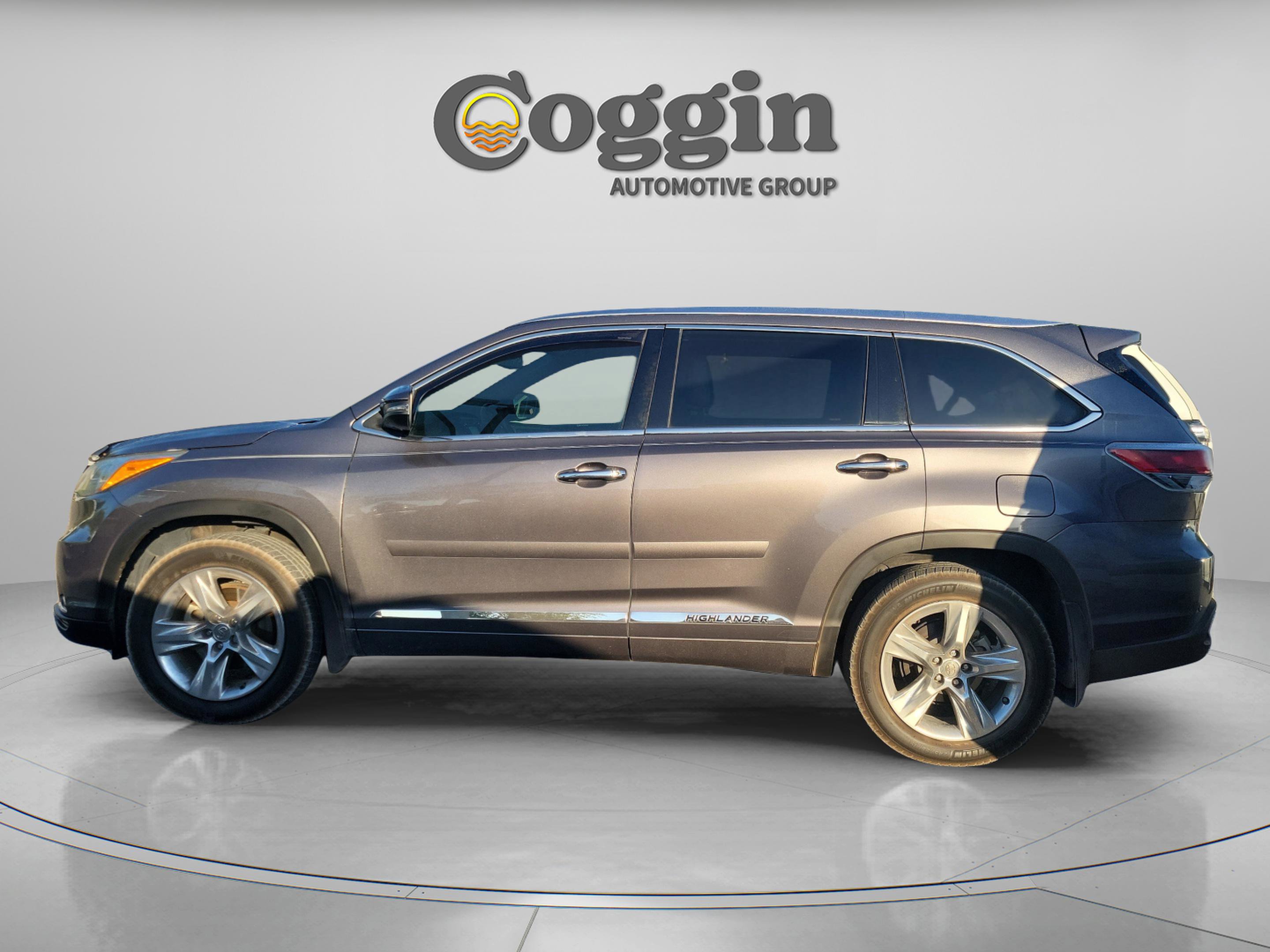 Used 2015 Toyota Highlander Limited Platinum AWD/4WD image 2