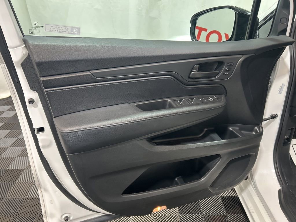 Used 2025 Honda Odyssey Sport-L image 21