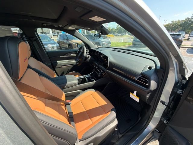 New 2027 Chevrolet Traverse Z71 w/ Driver Confidence Package AWD/4WD image 23
