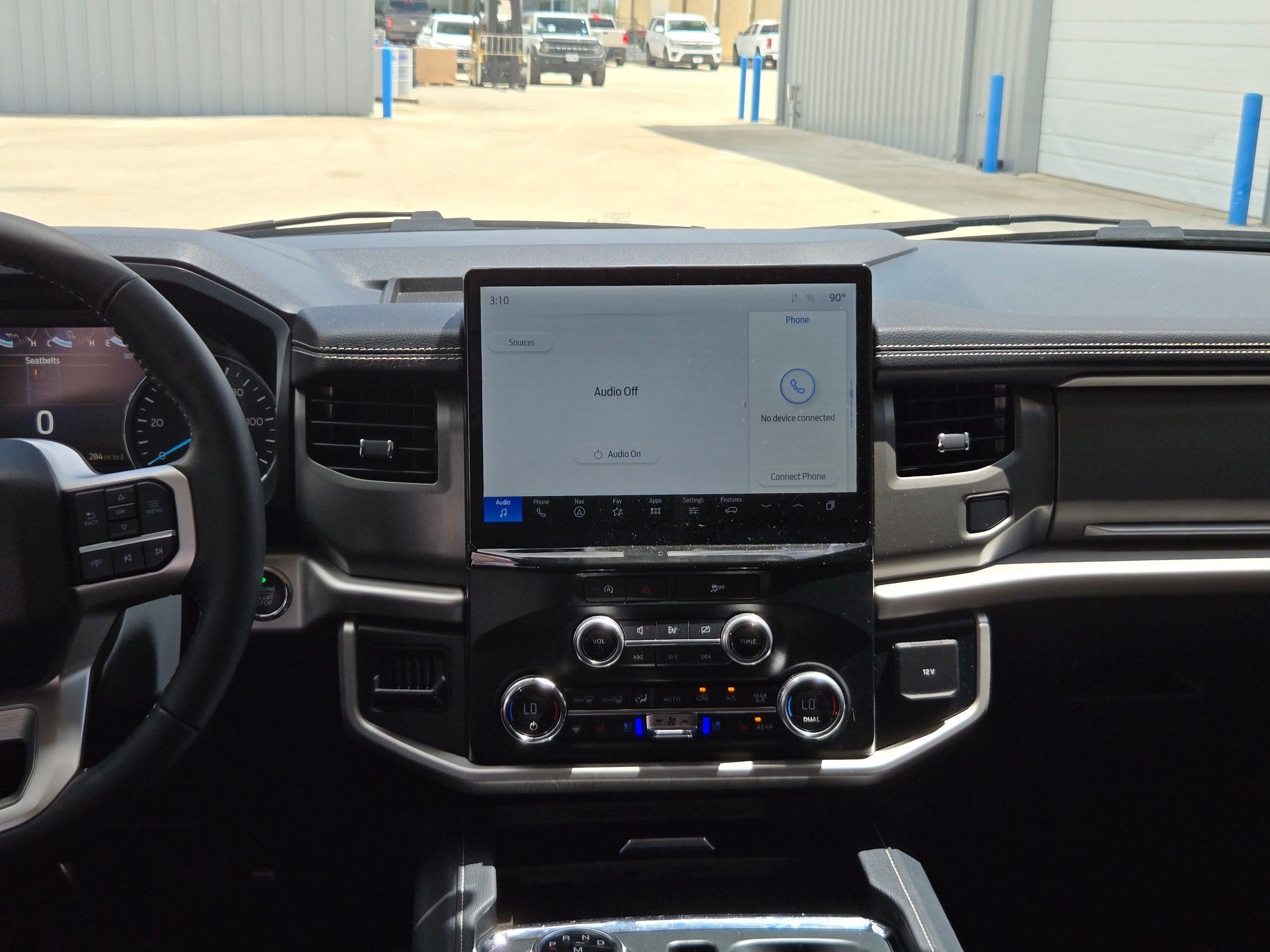 Used 2024 Ford Expedition XLT RWD image 18