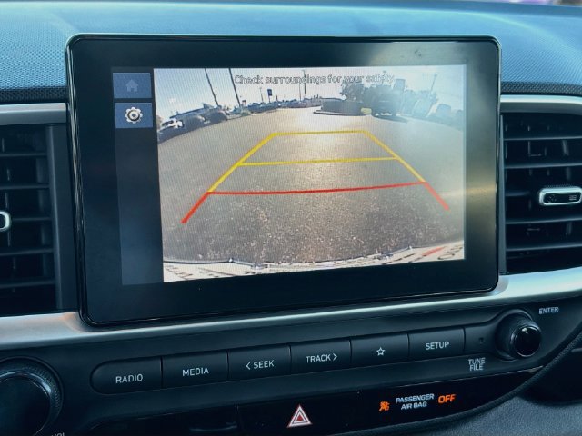 Used 2023 Hyundai Venue SEL FWD image 13