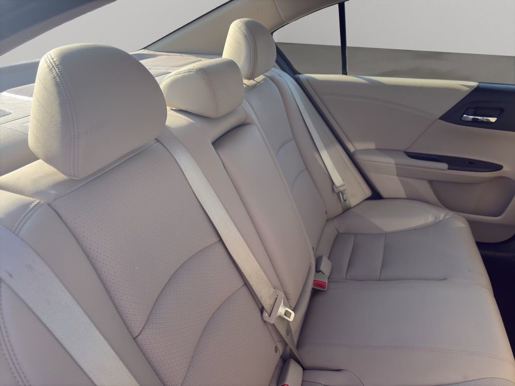 Used 2015 Honda Accord EX-L image 9