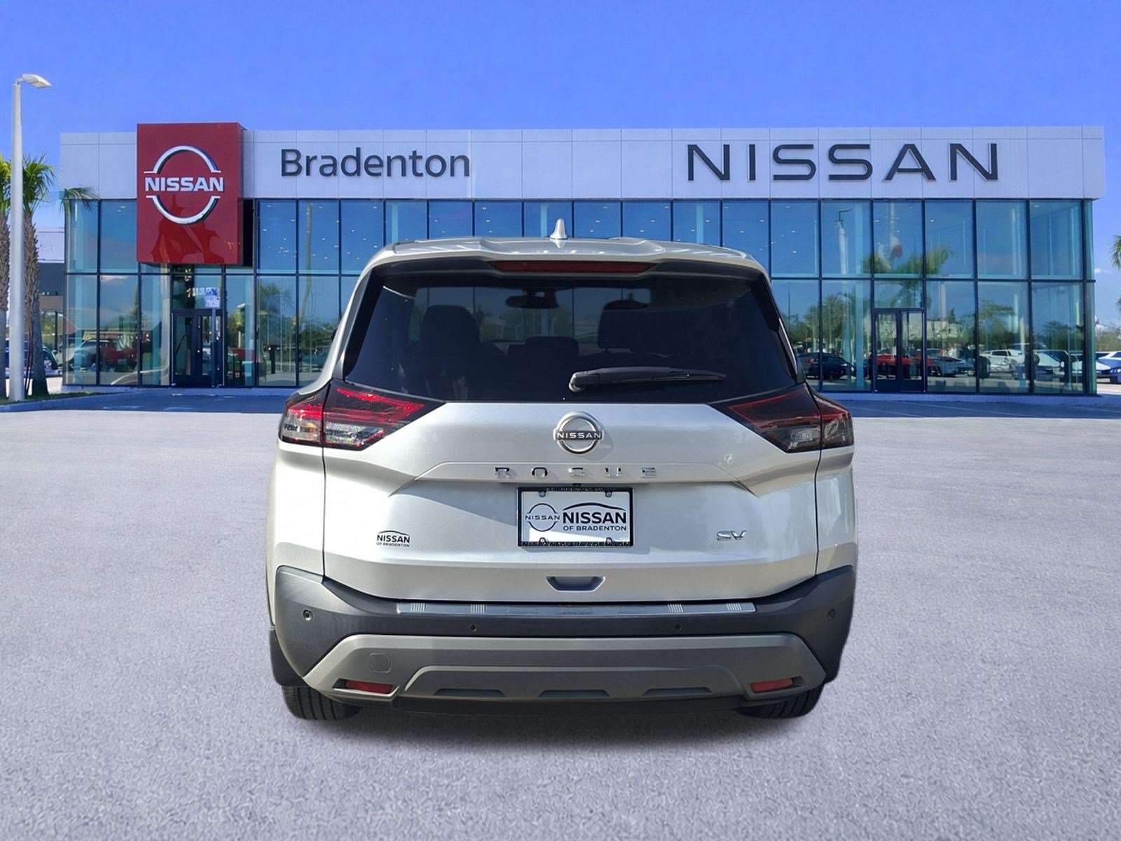 Used 2023 Nissan Rogue SV FWD image 6