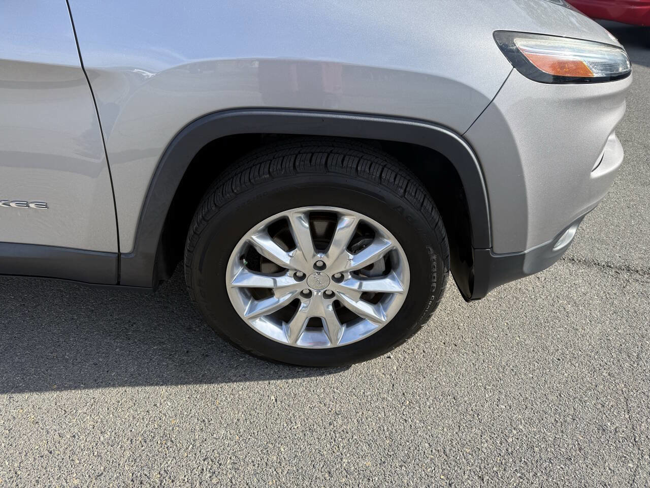 Used 2015 Jeep Cherokee Limited AWD/4WD image 21