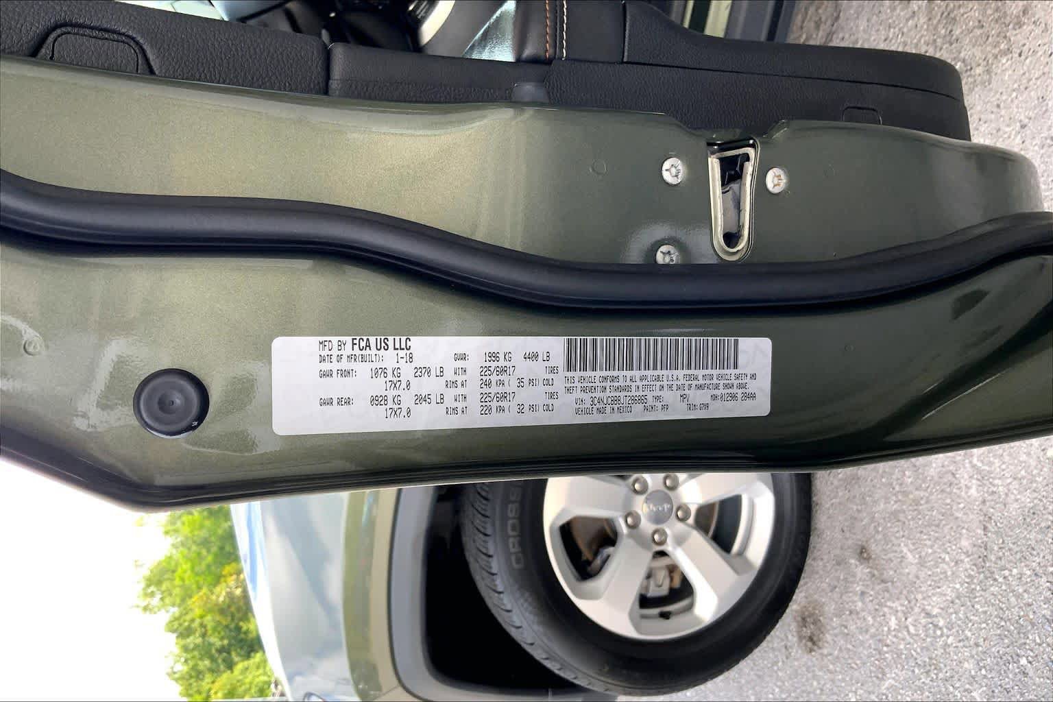 Used 2018 Jeep Compass Latitude w/ Popular Equipment Group FWD image 34