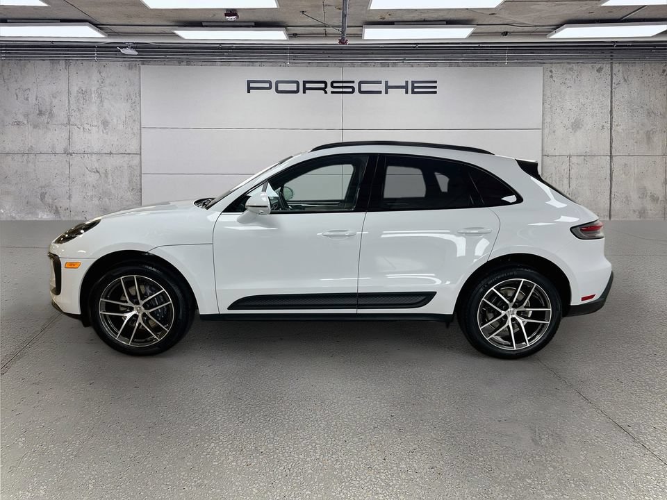 Certified 2026 Porsche Macan AWD/4WD image 2