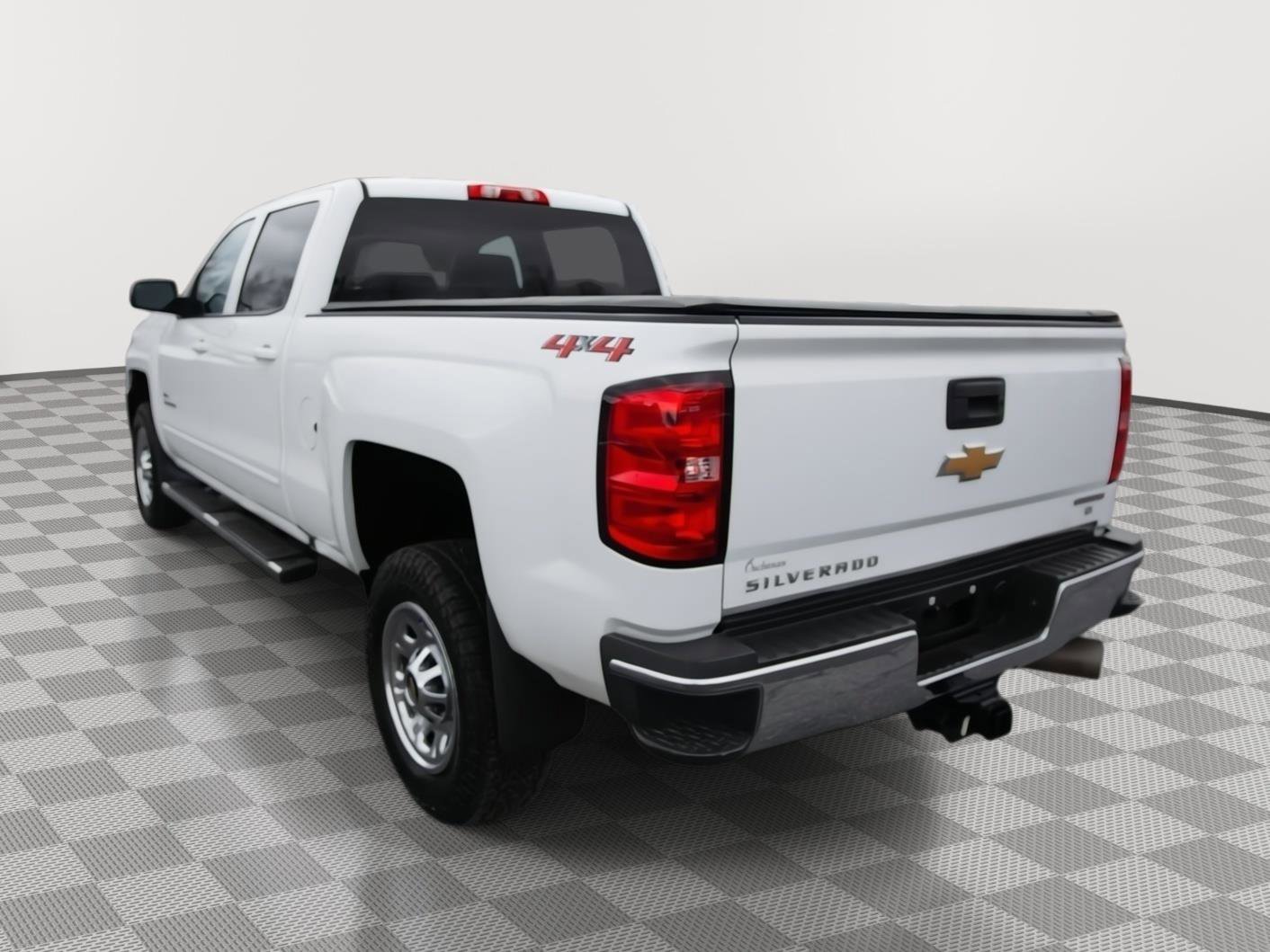 Used 2019 Chevrolet Silverado 2500 LT AWD/4WD image 3