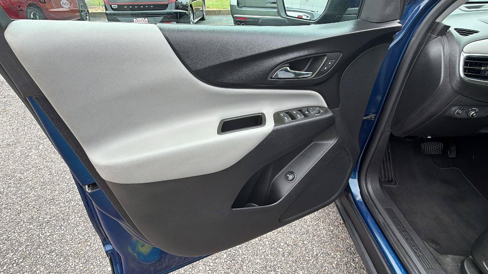 Used 2022 Chevrolet Equinox LT FWD image 14