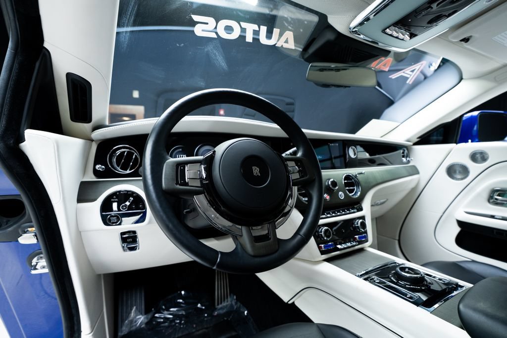 Used 2024 Rolls-Royce Spectre w/ Spectre Launch Package AWD/4WD image 34
