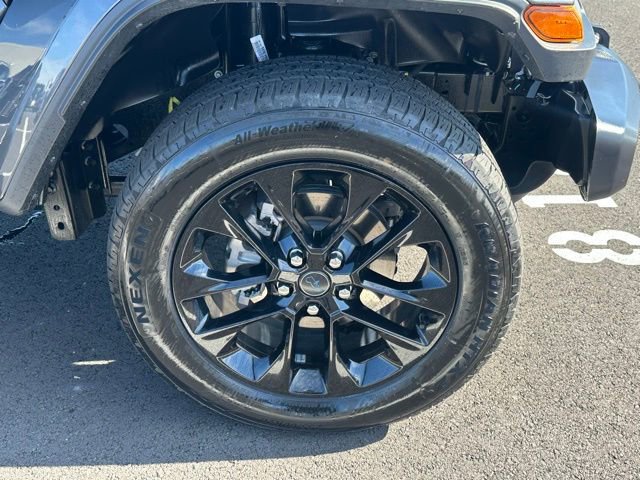 Used 2025 Jeep Wrangler Unlimited Sahara w/ Safety Group image 14