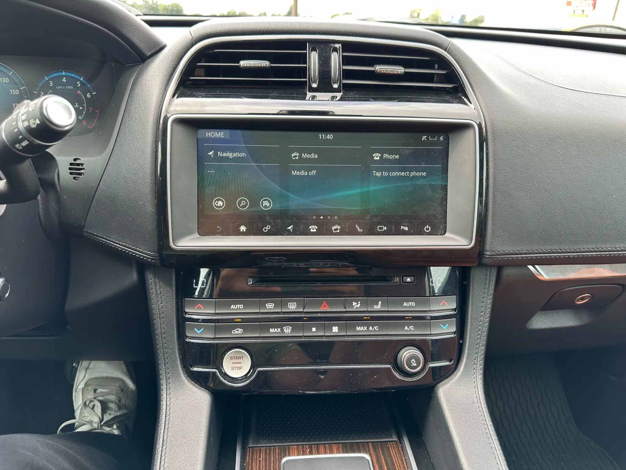 Used 2019 Jaguar F-PACE S image 35