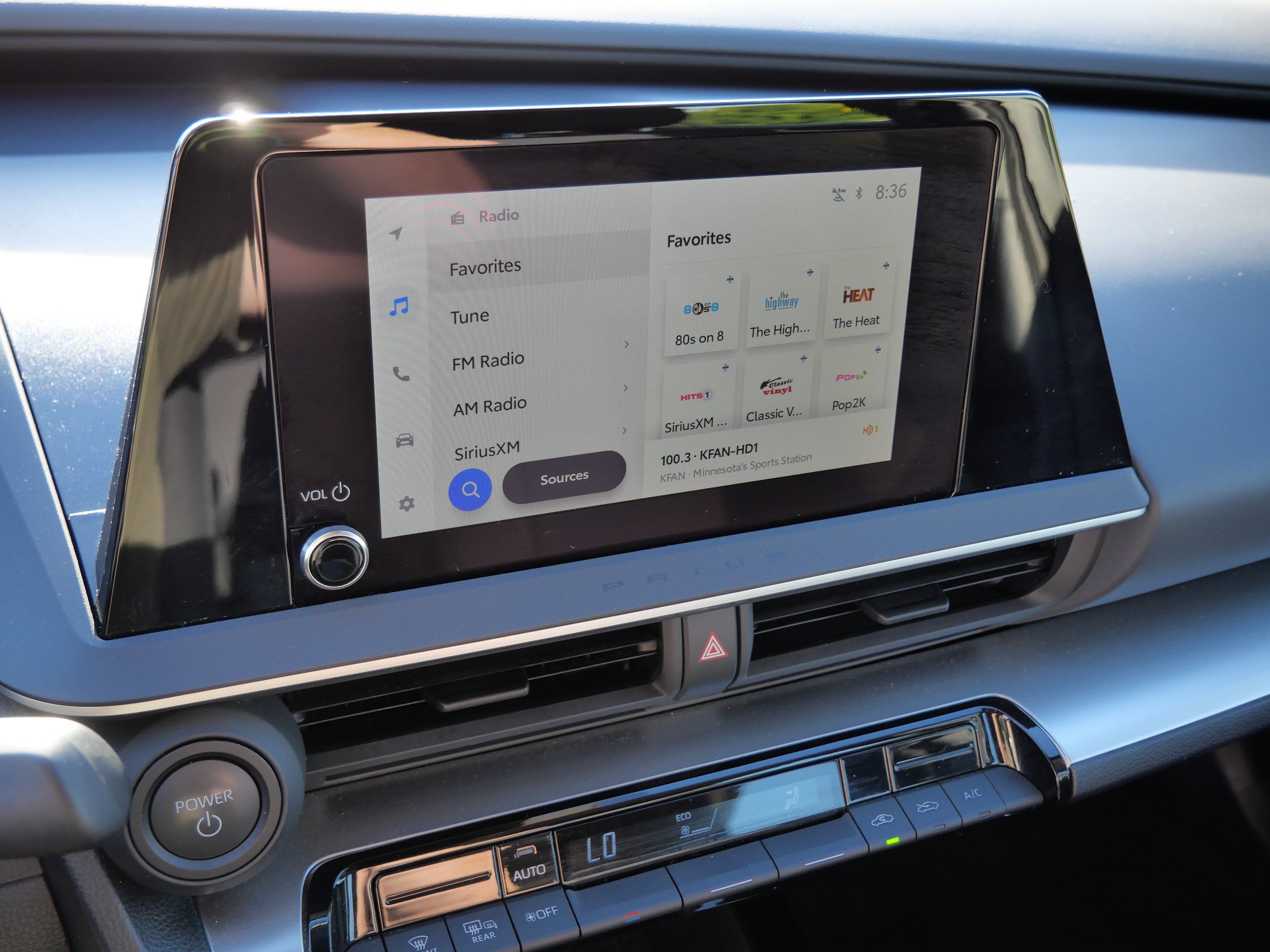 Certified 2025 Toyota Prius LE FWD image 23
