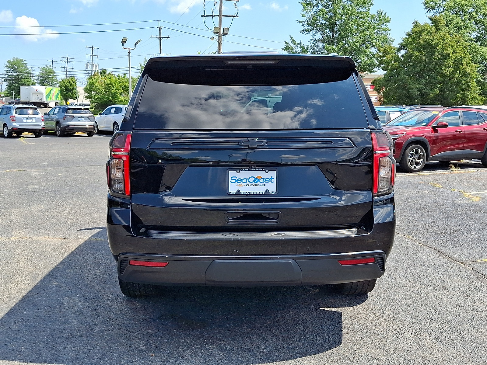 Used 2023 Chevrolet Suburban LT w/ LT Signature Plus Package AWD/4WD image 6