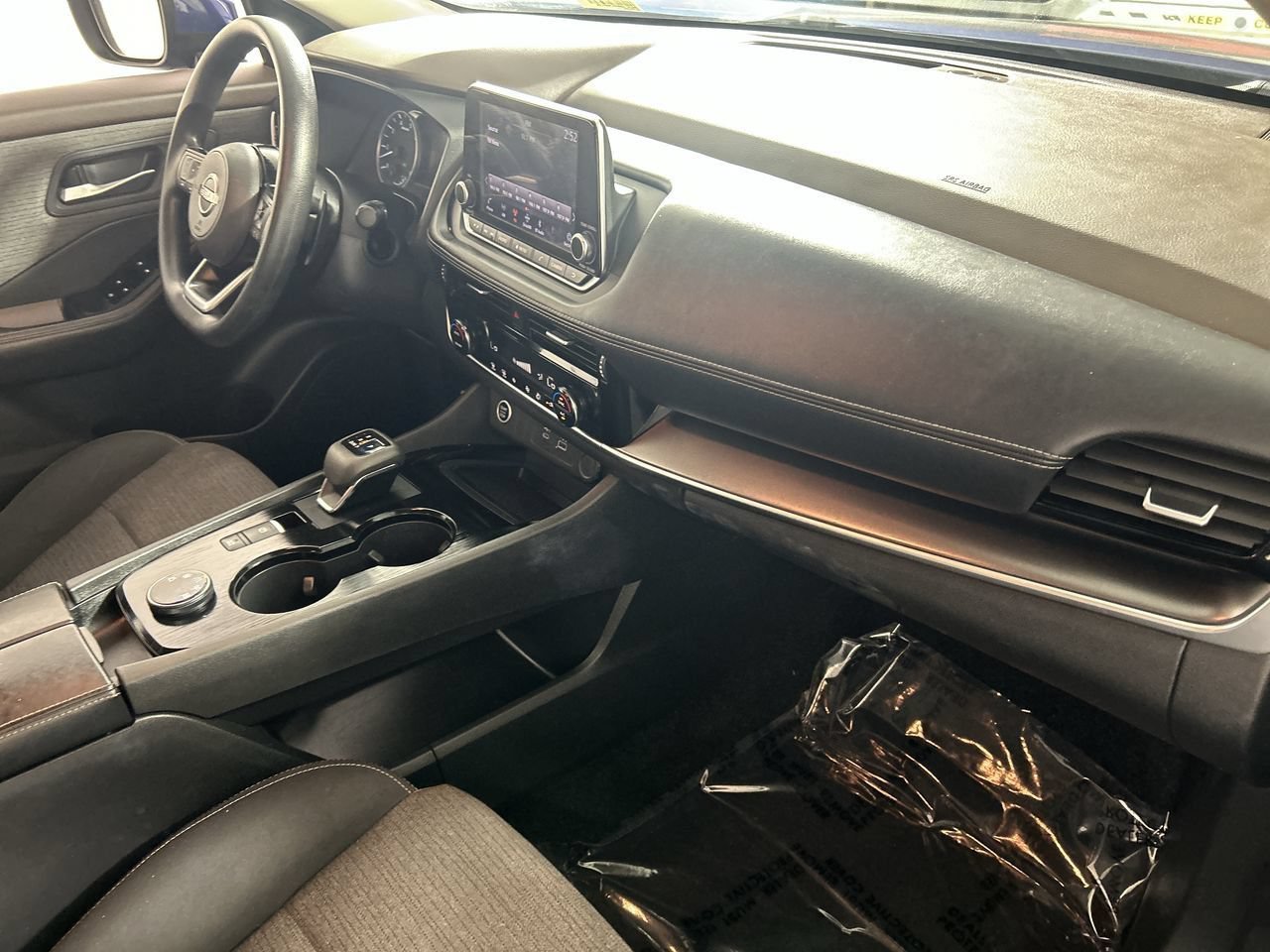 Used 2022 Nissan Rogue SV AWD/4WD image 27