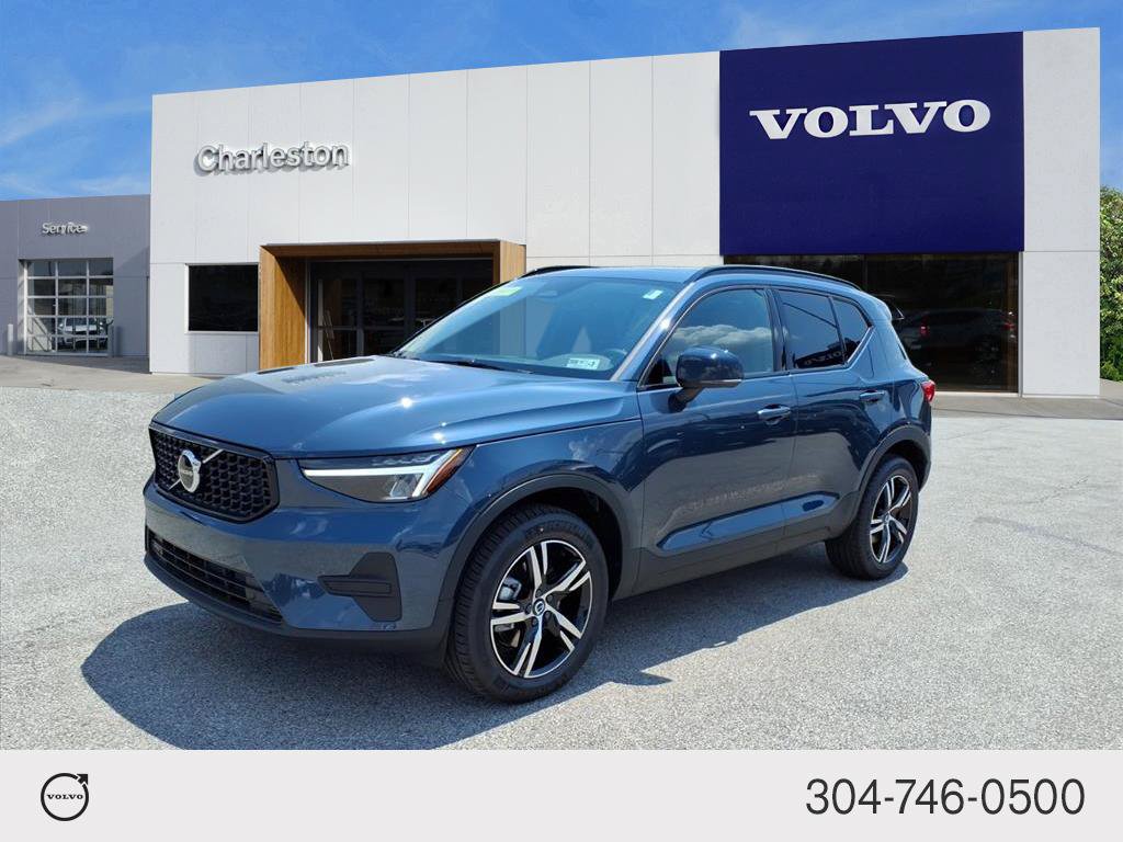 New 2026 Volvo XC40 B4 Core w/ Climate Package FWD image 7