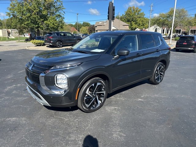 Used 2024 Mitsubishi Outlander SE