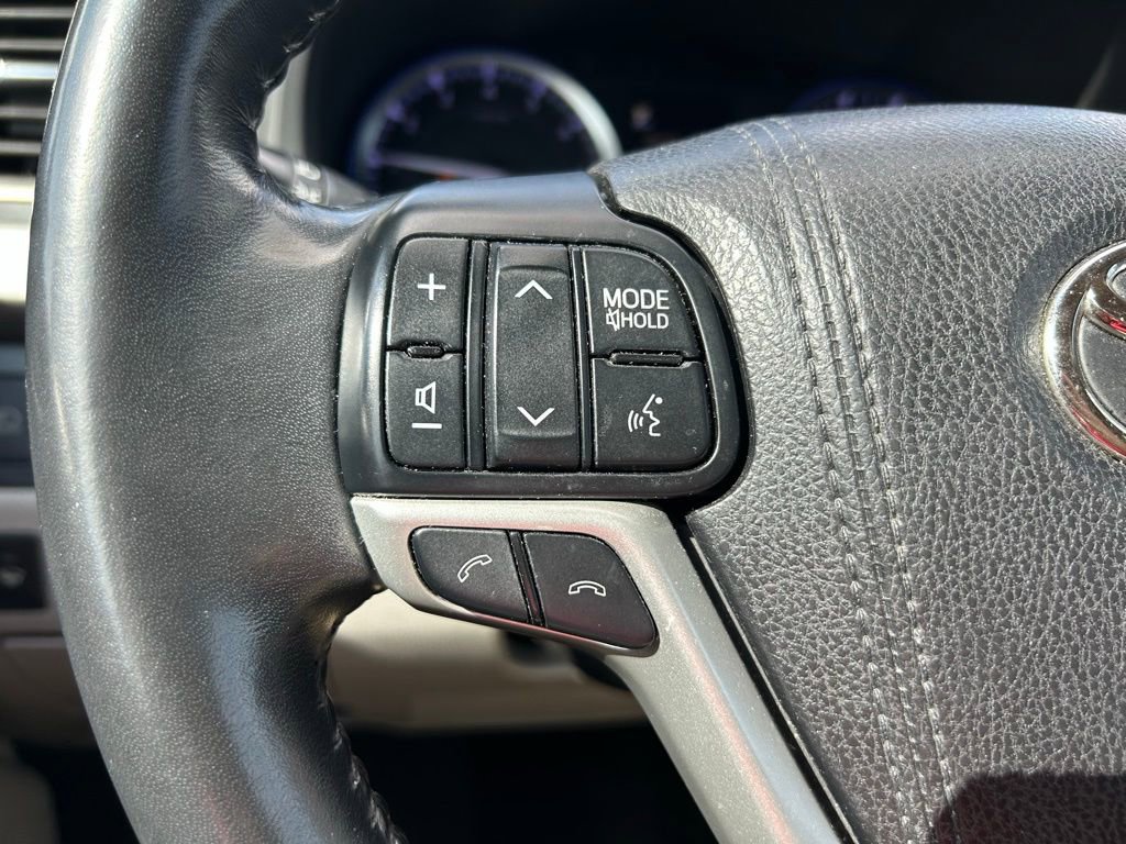 Used 2018 Toyota Highlander XLE FWD image 21