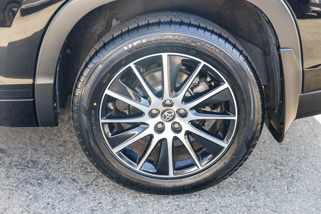 Used 2017 Toyota Highlander SE w/ Carpet Mat Package AWD/4WD image 8