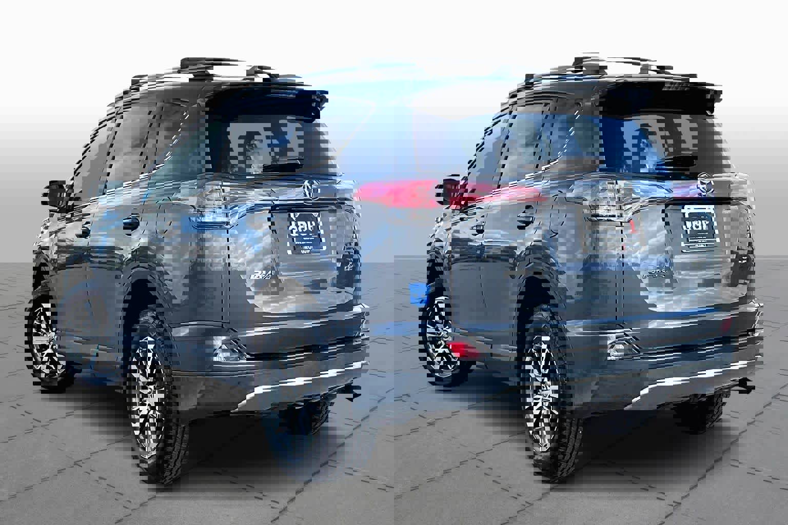 Used 2017 Toyota RAV4 XLE w/ Plus Extra Value Package image 10