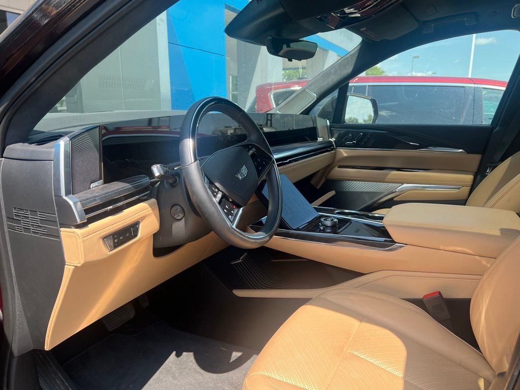 Certified 2025 Cadillac Escalade IQ Sport 2 AWD/4WD image 6
