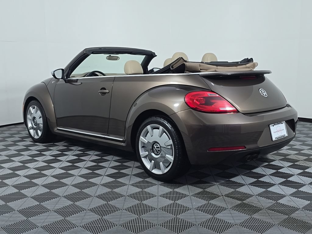 Used 2013 Volkswagen Beetle 2.5 70's Edition FWD image 3