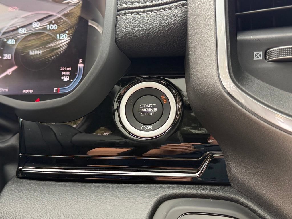 New 2026 RAM 1500 Laramie AWD/4WD image 23