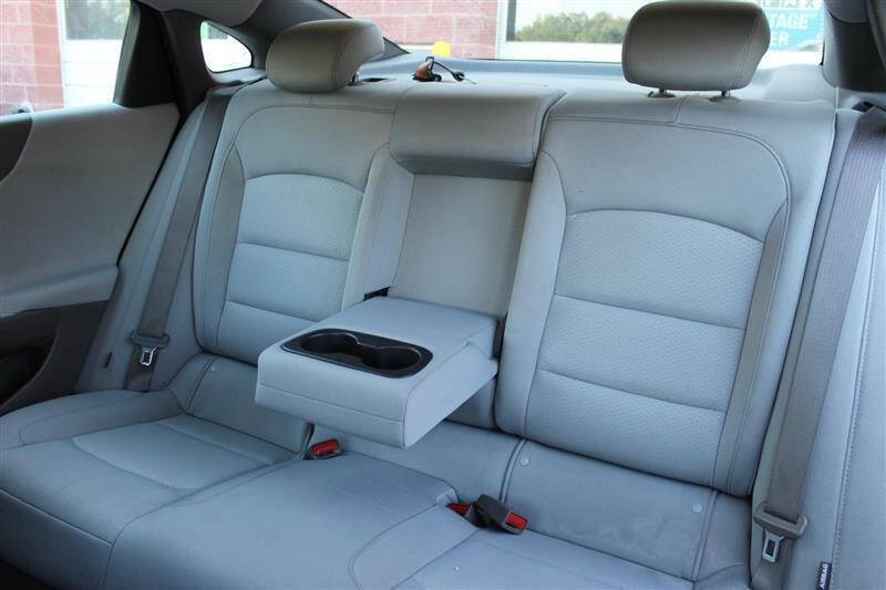 Used 2020 Chevrolet Malibu LT FWD image 23
