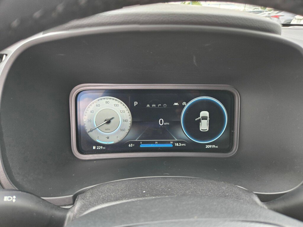 Used 2023 Hyundai Kona Limited FWD image 21