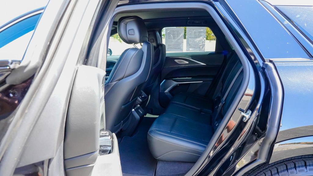 Certified 2024 Cadillac Lyriq Luxury RWD image 10