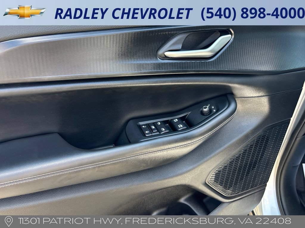Used 2023 Jeep Grand Cherokee L Laredo AWD/4WD image 5