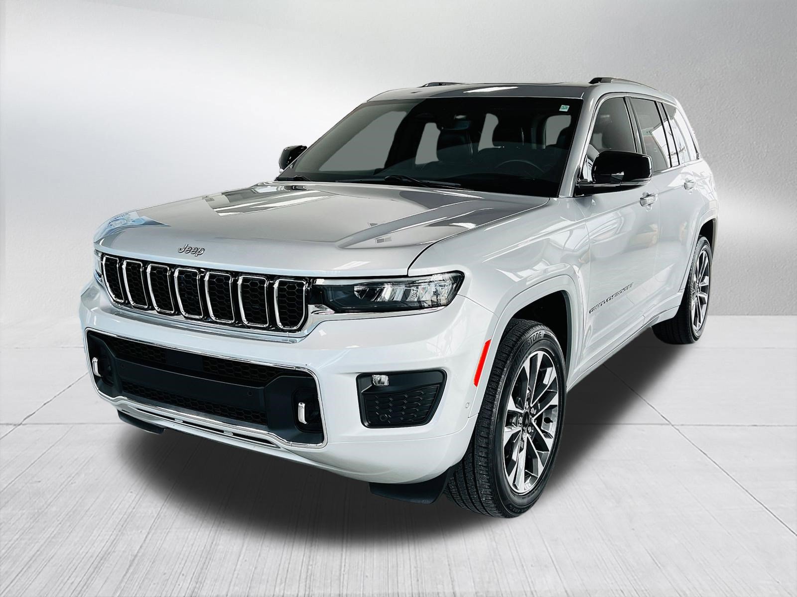 Used 2022 Jeep Grand Cherokee Overland AWD/4WD image 1