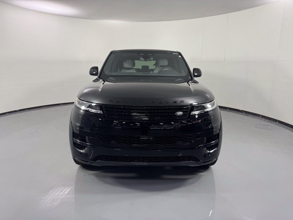 Used 2025 Land Rover Range Rover Sport SE AWD/4WD image 2