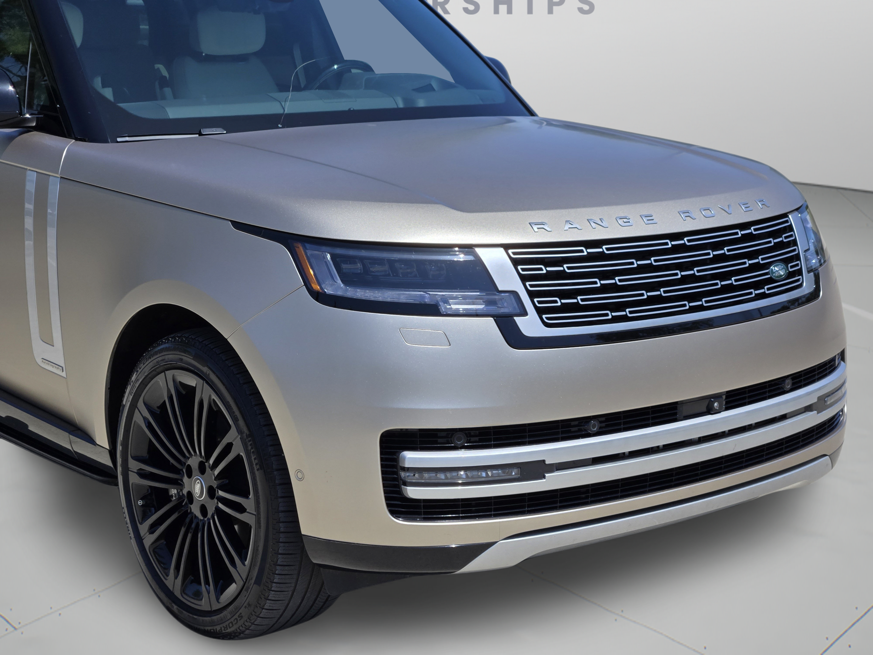 Used 2025 Land Rover Range Rover Long Wheelbase Autobiography AWD/4WD image 32