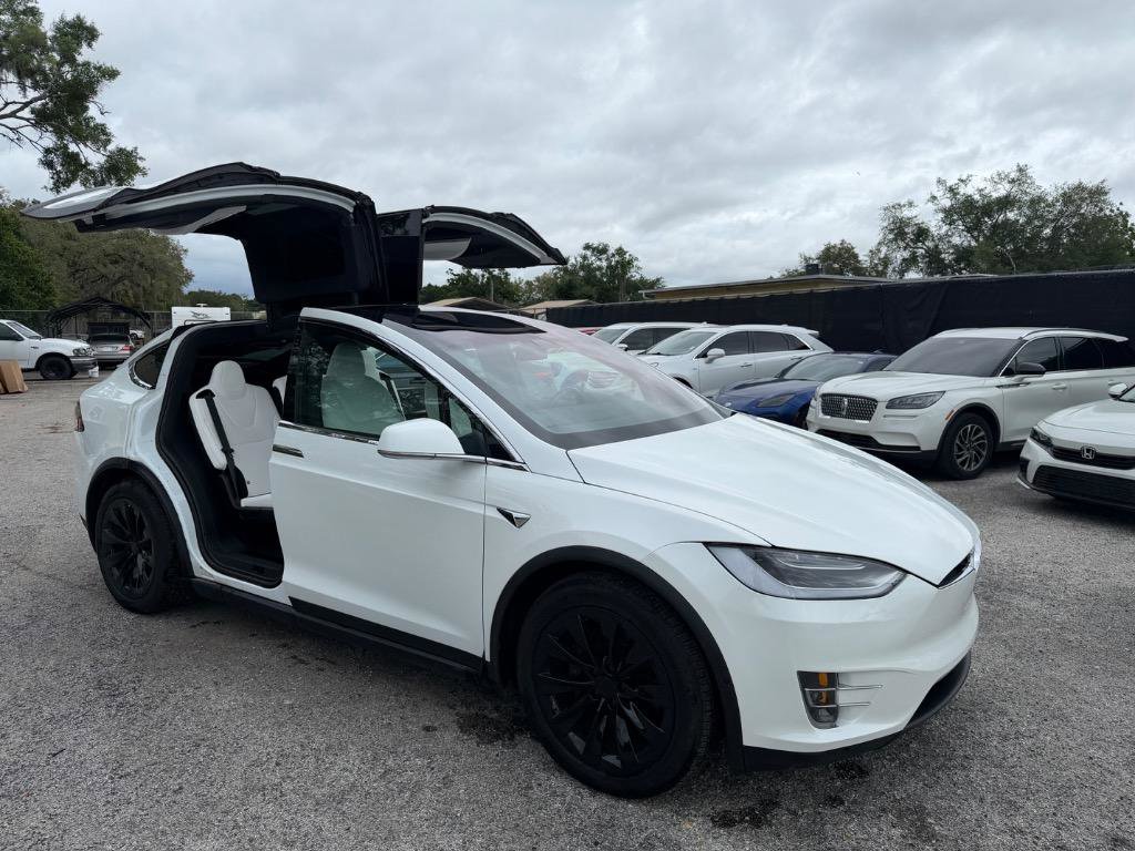 Used 2020 Tesla Model X Long Range image 9