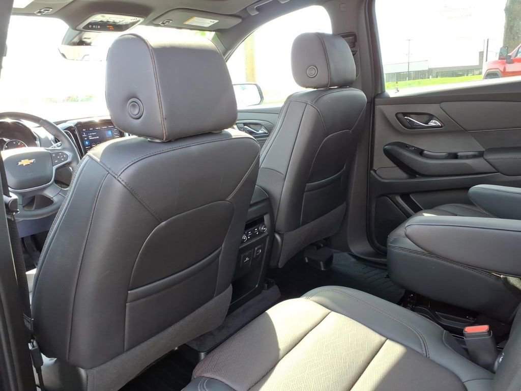 Used 2023 Chevrolet Traverse High Country AWD/4WD image 27