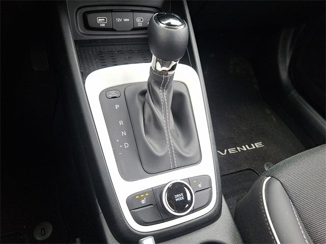 Certified 2026 Hyundai Venue SEL image 14