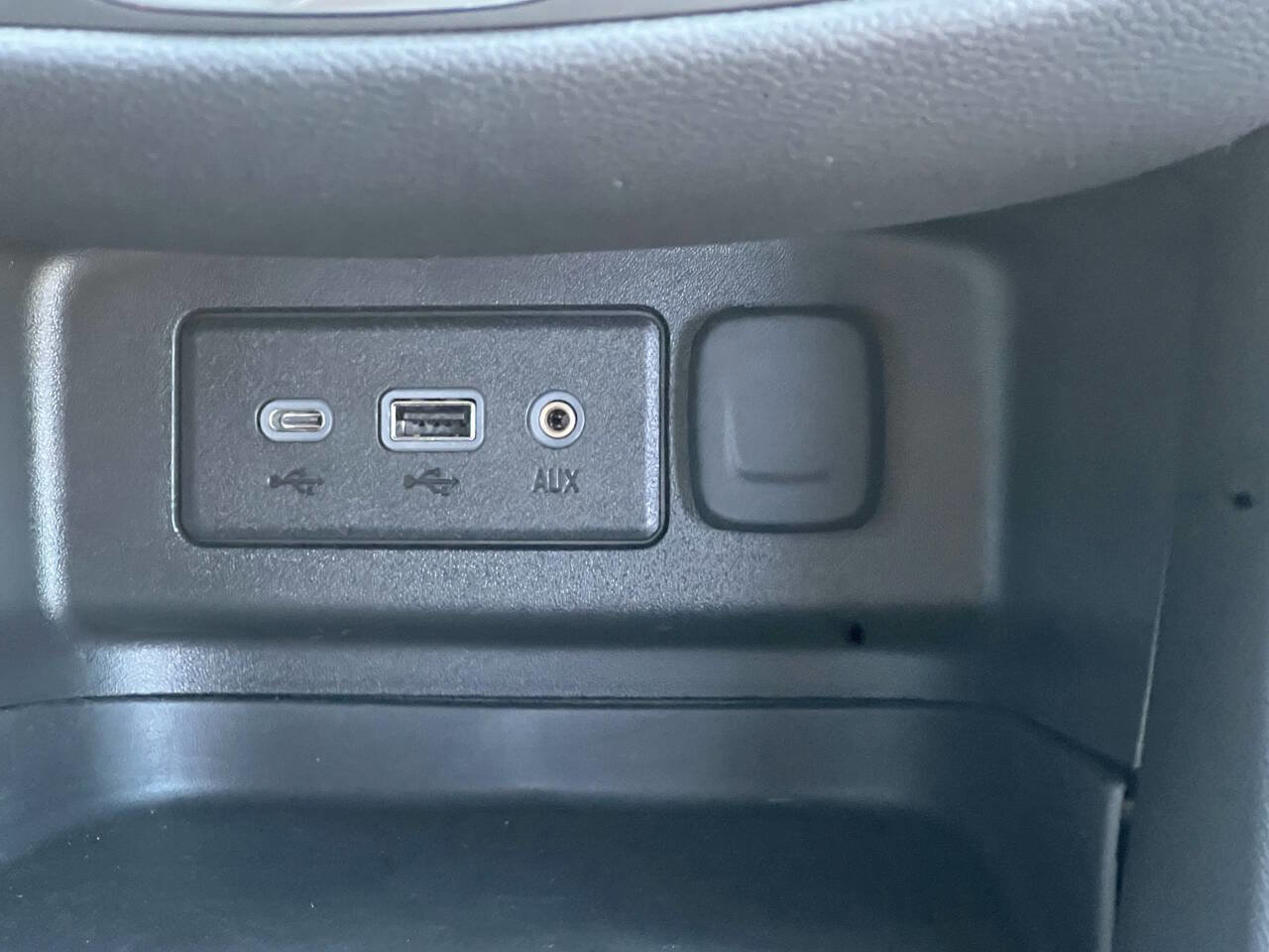 Used 2024 Chevrolet Equinox LT image 30