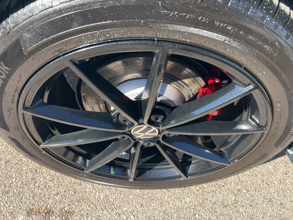 Used 2025 Volkswagen Jetta GLI Autobahn image 37