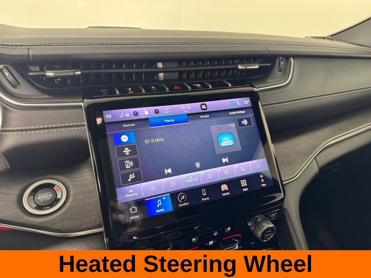 Used 2024 Jeep Grand Cherokee Overland w/ Luxury Tech Group IV image 16