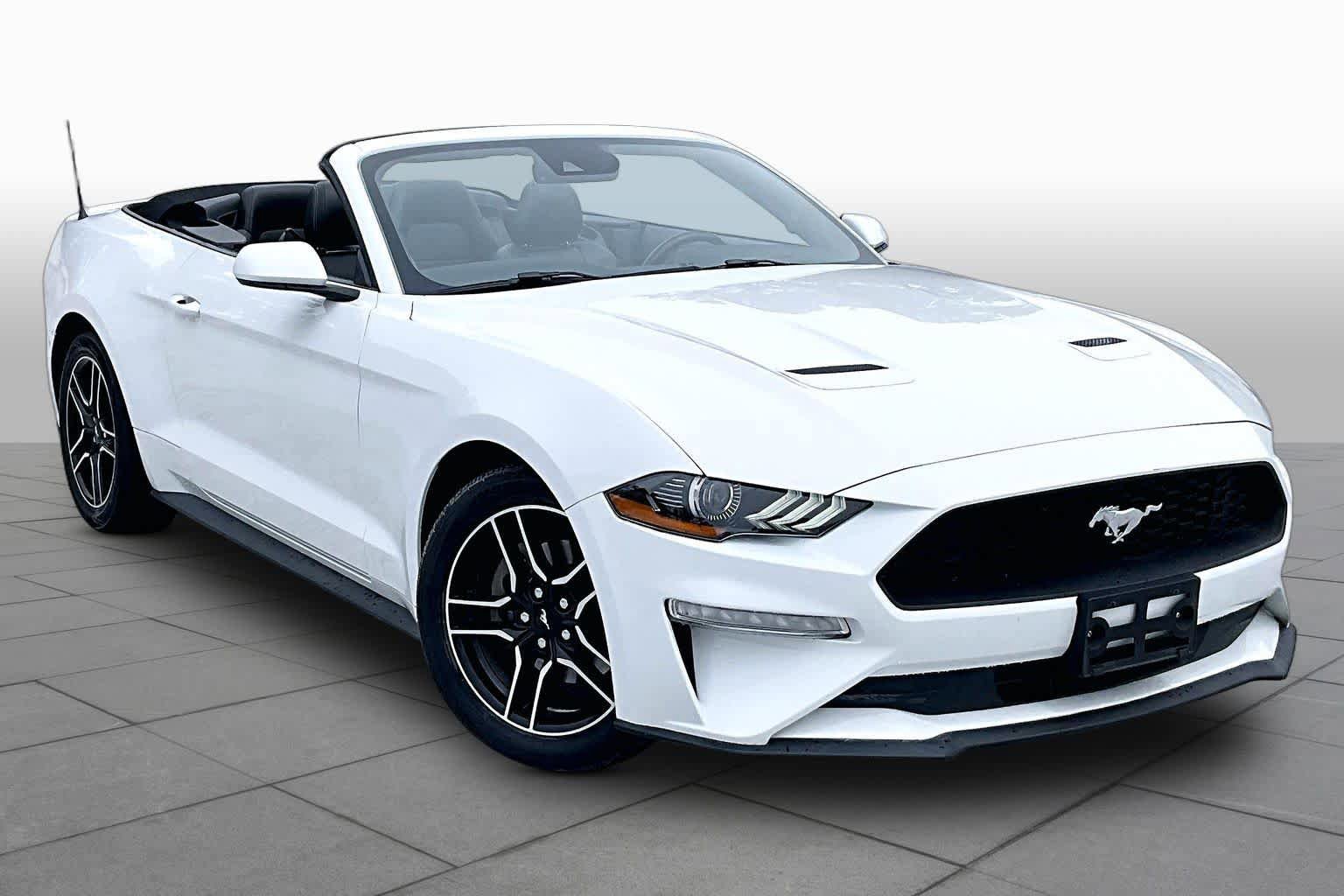 Used 2022 Ford Mustang Premium RWD image 3