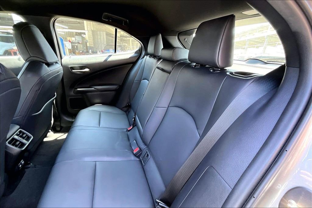 Used 2022 Lexus UX 200 w/ Accessory Package (Z2) image 15
