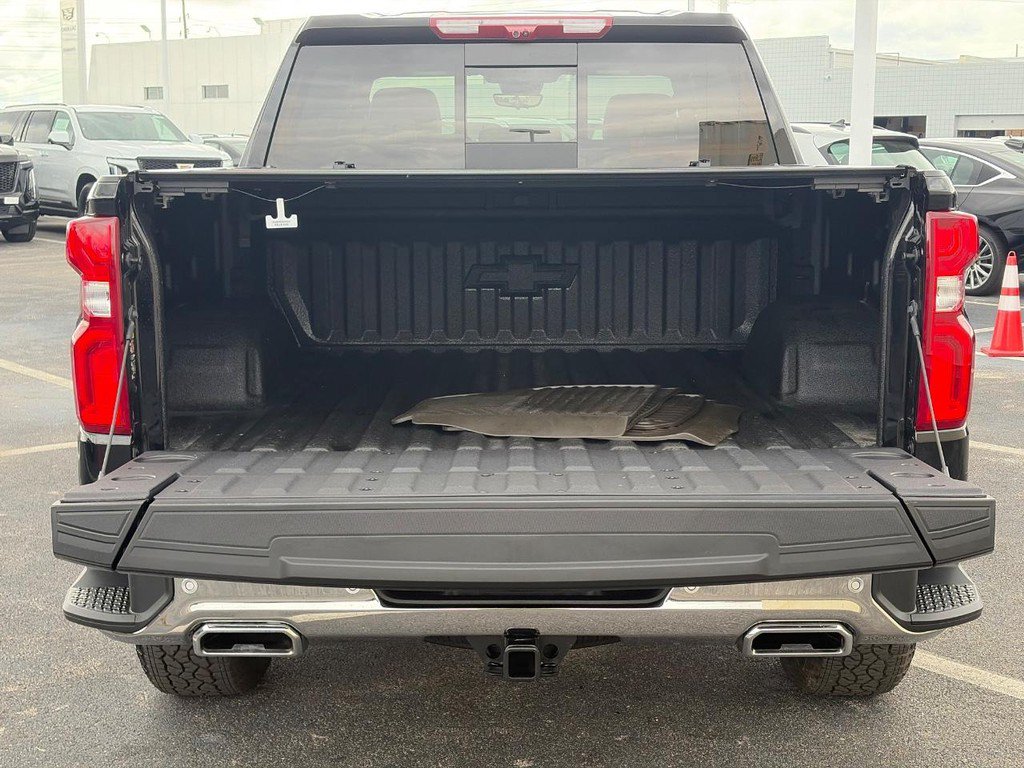 Used 2026 Chevrolet Silverado 1500 LTZ w/ LTZ Premium Package AWD/4WD image 7