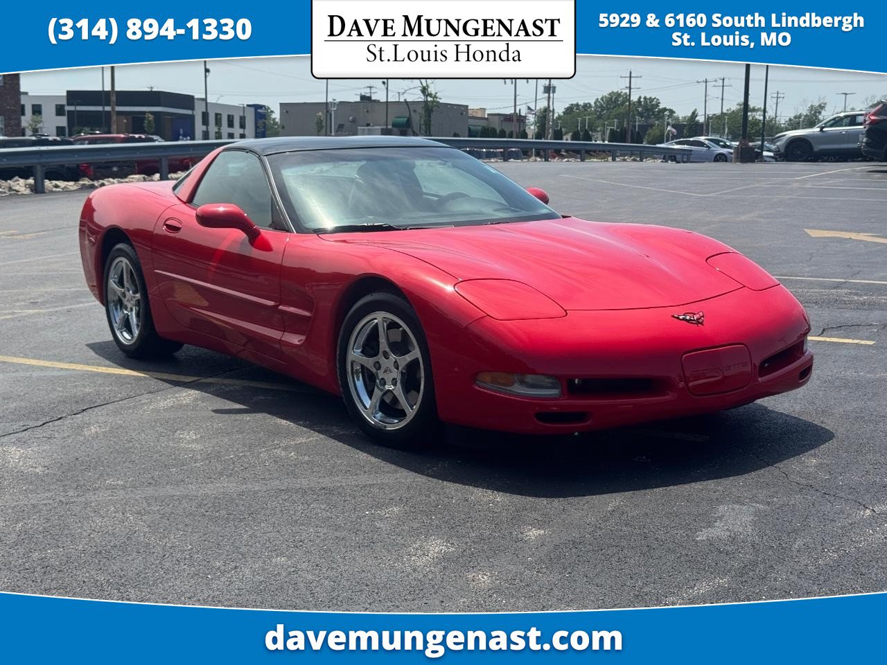 Used 2001 Chevrolet Corvette Coupe w/ Preferred Equipment Group2 RWD image 1