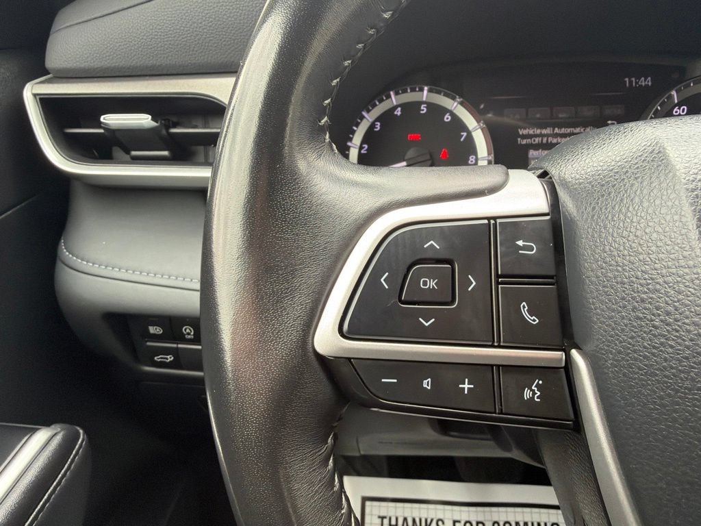 Used 2024 Toyota Highlander LE AWD/4WD image 27