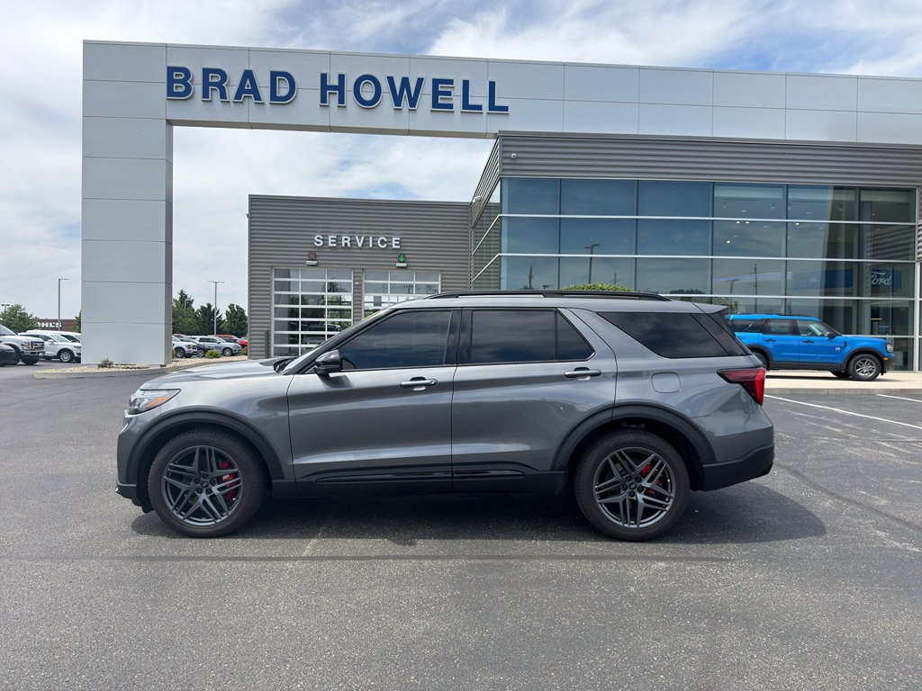 Used 2025 Ford Explorer ST w/ Sun And Sound Package AWD/4WD image 1