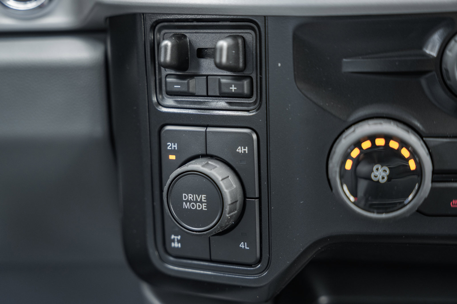 New 2026 Ford F250 XLT w/ XLT Premium Package image 29