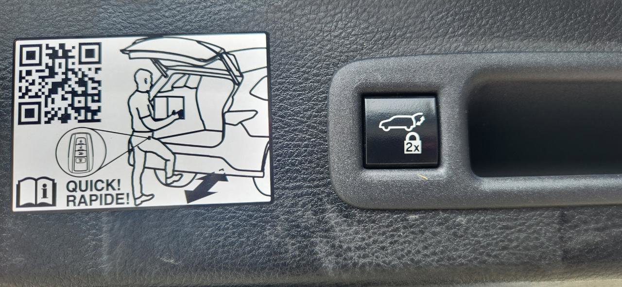 Used 2022 Toyota Sienna XLE image 12